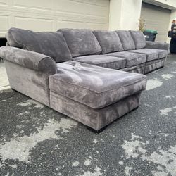 Stunning Dark Gray Sectional Couch In Excellent Condition - Free Delivery 🚚