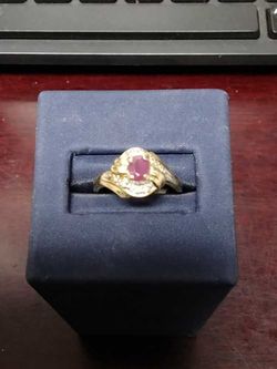 Yellow Gold 14k (.585) 2.6 grams Size 6.5