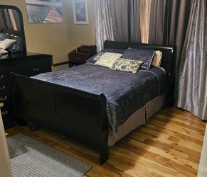 Queen bedroom set