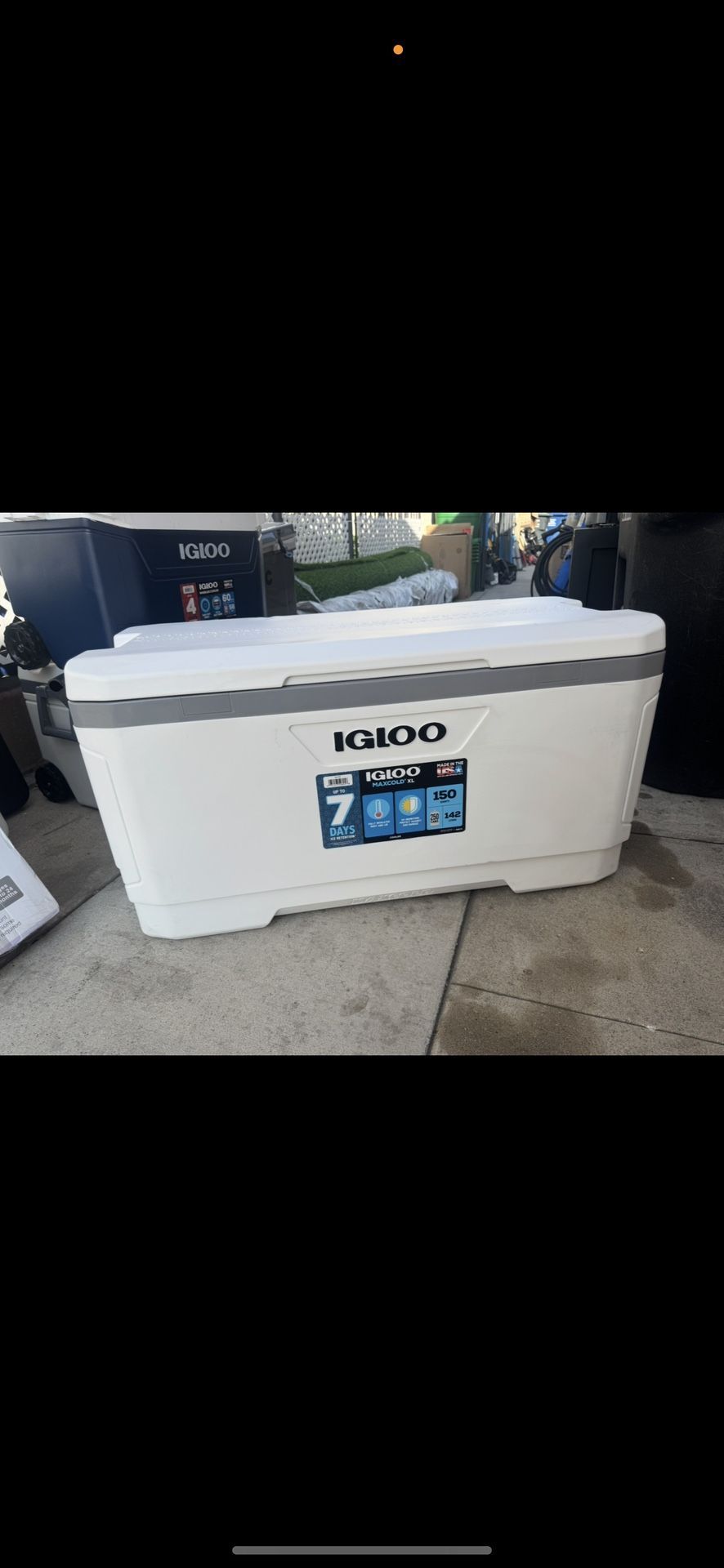 Big Cooler Igloo 150qts New