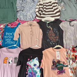 Over 30 Pieces Of Girl Clothes Bundle/Size 14-16/women Size Small/Some With Tags And Most New