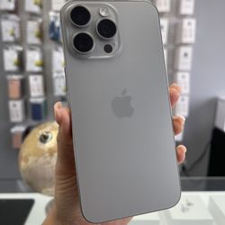 iPhone 15 Pro Max 256Gb Natural Titanium Unlocked With Case And Charger