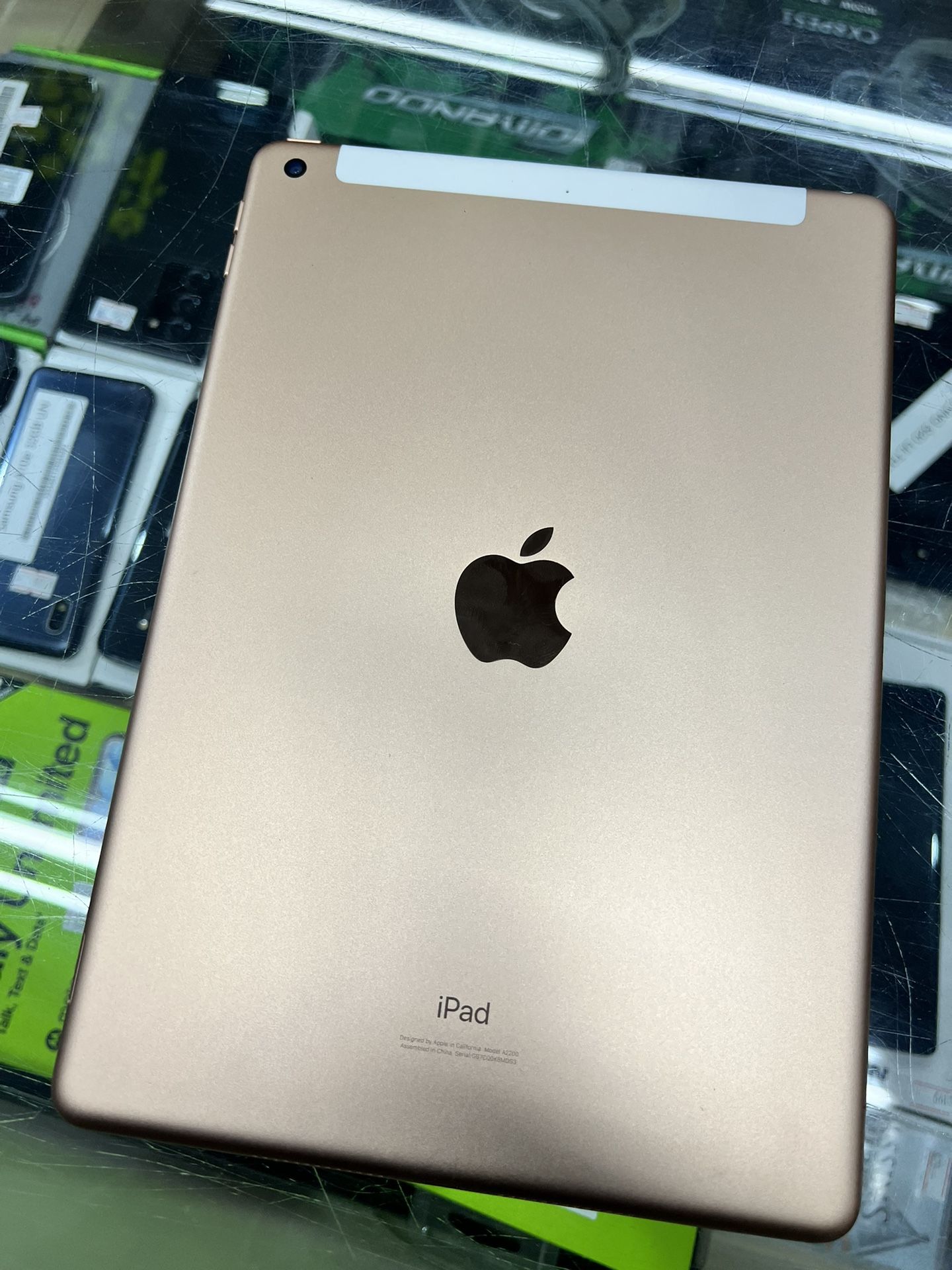 APPLE IPAD 7. 32GB Gps Cell