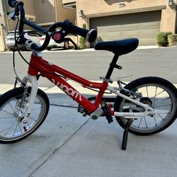 Kids Woom 2 Lightweight Pedal Bike