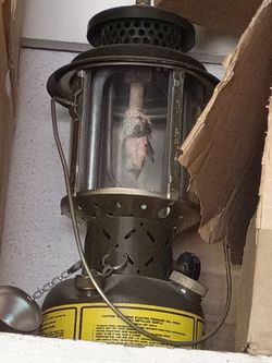Coleman lantern 1973 vintage