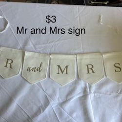 Mr & Mrs sign 