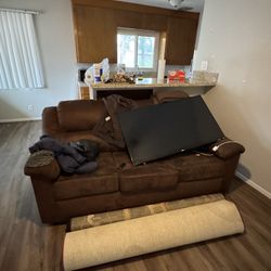 Couch For Sale In The Next Hour