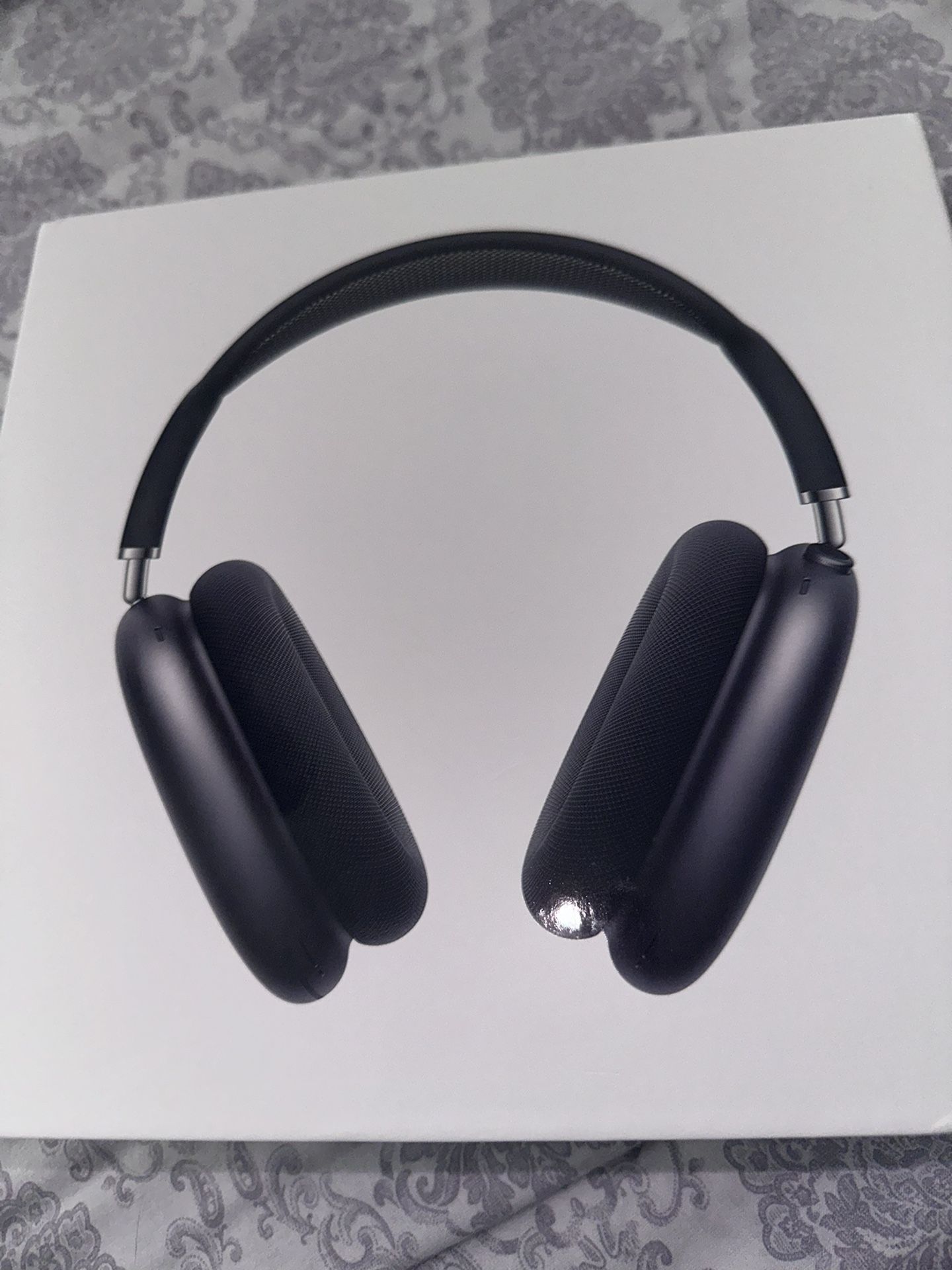 AirPod Max (SEND OFFERS)