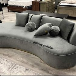 Brand New// Gray Velvet Chaise Lounge , Seccional, Couch, Sectional// Delivery Available 