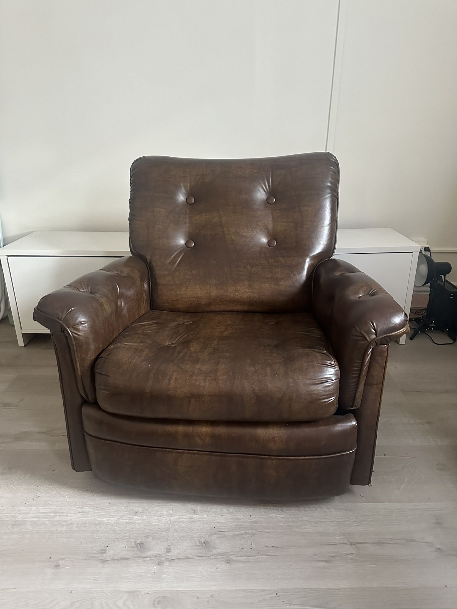 Brown Recliner Chair W/ Front Wheels 