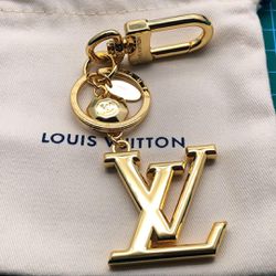 Authentic New Louis Vuitton LV Gold Facettes Bag Charm Key Holder (Now  available for pickup in NY & Shipment worldwide) for Sale in Queens, NY 