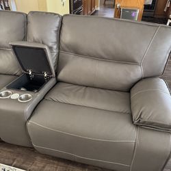 7 piece reclining sectional with usb charging ports