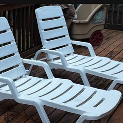 🌞 Set of 2 Outdoor Resin Chaise Loungers with Cushions – Patio/Poolside Furniture