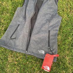 The North Face Vest (new w/ tags) 