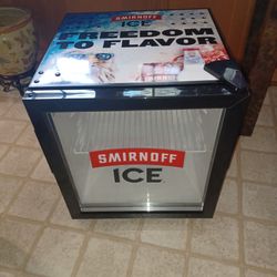 Smirnoff Countertop Refrigerator NEW  OBO