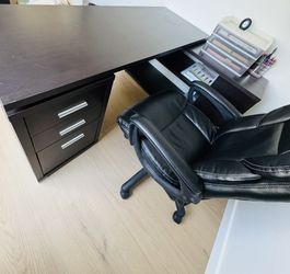 Almost Brand New Wooden Desk 