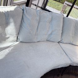 Beautiful Curve Patio Set