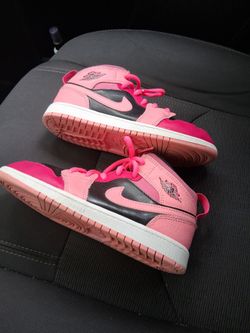 Air Jordan 1 Mid Pink Black Sneakers