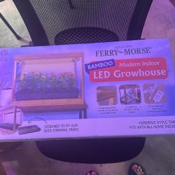 Ferry Morse Bamboo Led Grow house 