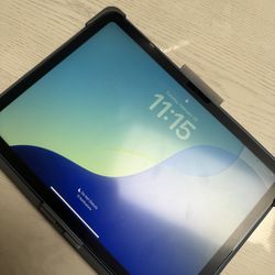 iPad 11” A16 (Like New) + ZAGG Keyboard Case – Excellent Condition
