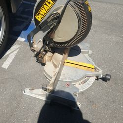 DEWALT TABLE SAW