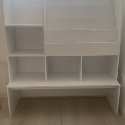 A perfect bookshelf