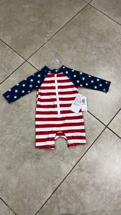 Old Navy Baby Boy’s / Girl’s UPF 50 Flag Rash Guard, Size 0-3 Months