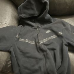 Nike tech slightly used