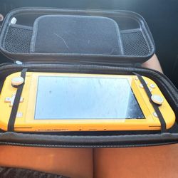 Nintendo Switch Lite Yellow