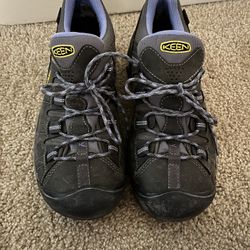 Women’s Hiking Shoes 