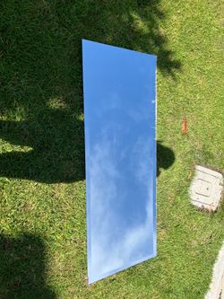 2 ft x 5 ft mirror FREE