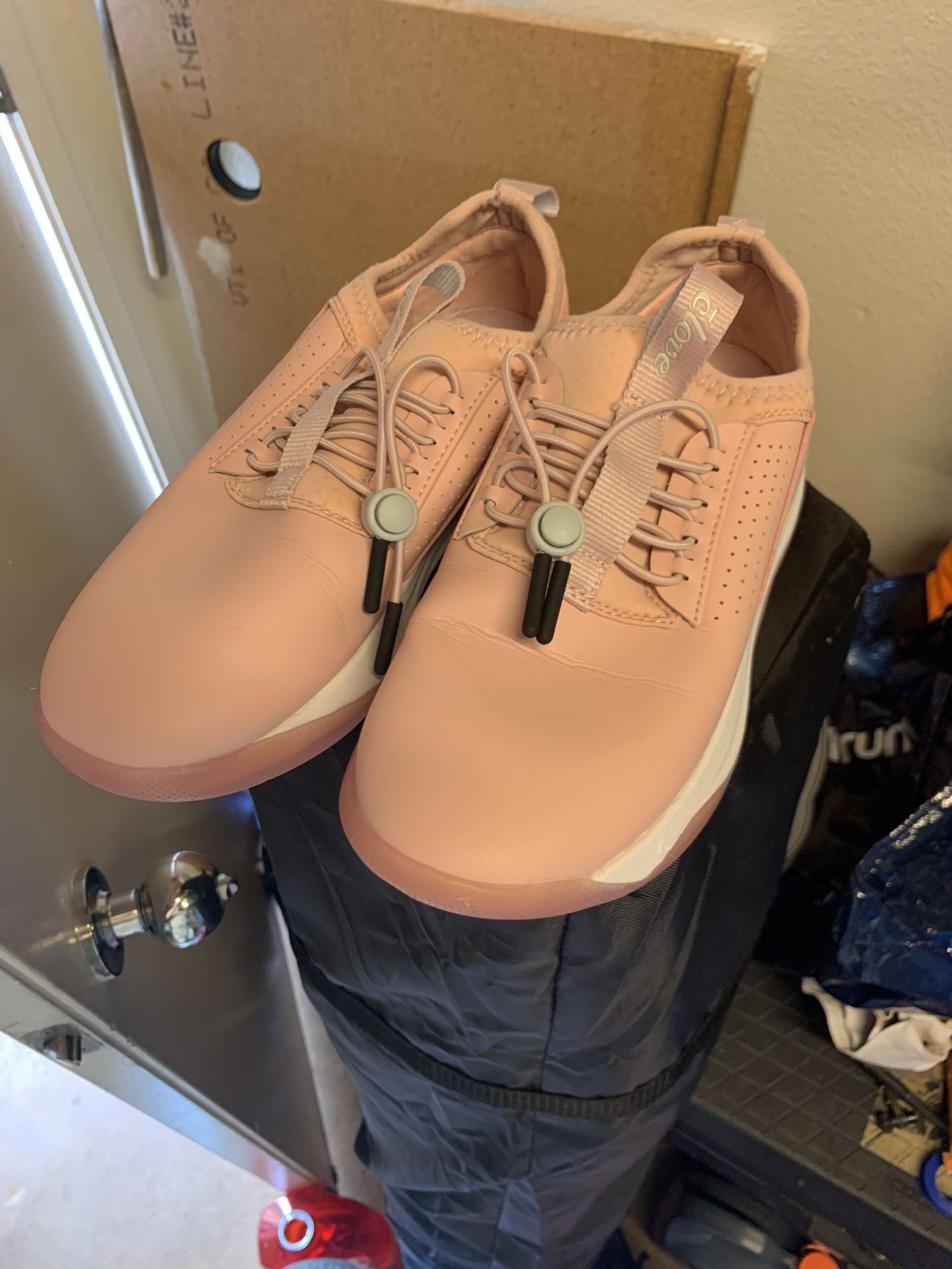 Clove Nursing Shoes Size 6.5 Women