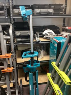 Makita 18v LXT Brushless Tower LED Light (Tool-Only) $270