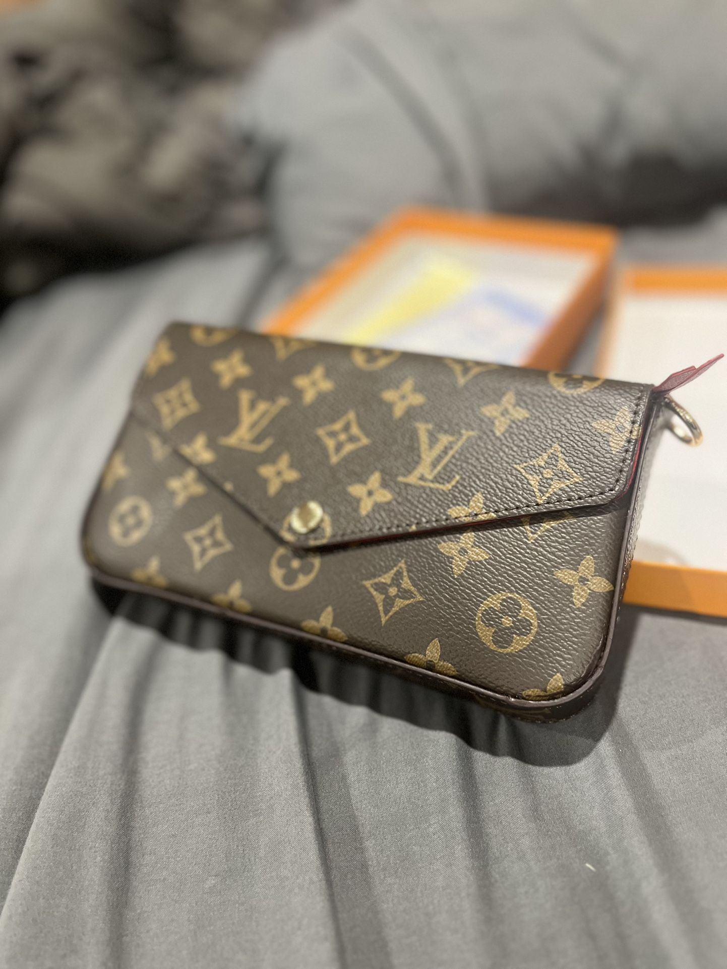 Women’s Luxury Wallet Red Inside