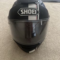 Shoei Full Face Motorcycle Helmet – Matte Black w/ Stripe Design