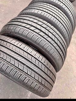β
235 60 R 18 Hankook tires en perfectas condiciones de Vida