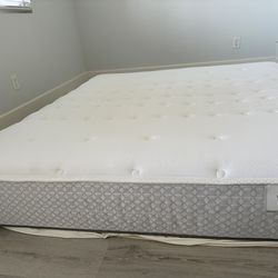 Mattress (king size)
