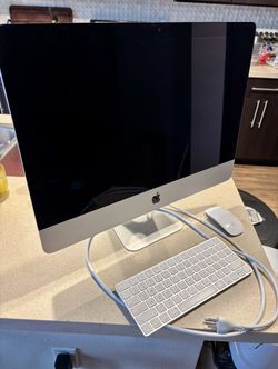 Apple iMac 21.5” Desktop: 1TB Storage, Keyboard, Mouse (NEEDS NEW IOS)