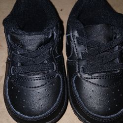 Brand new Nike soft bottom shoes for baby boy or girl. (Cash only)