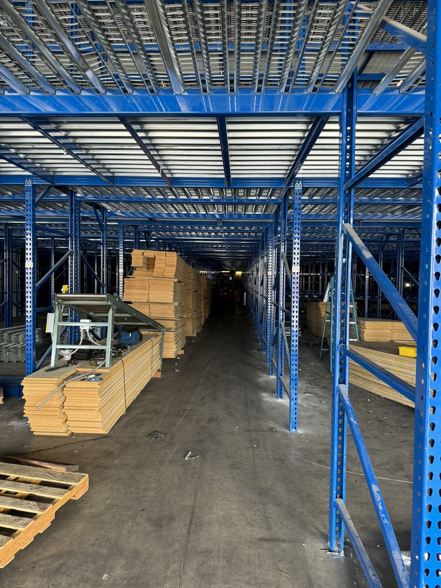 Metal shelving inserts