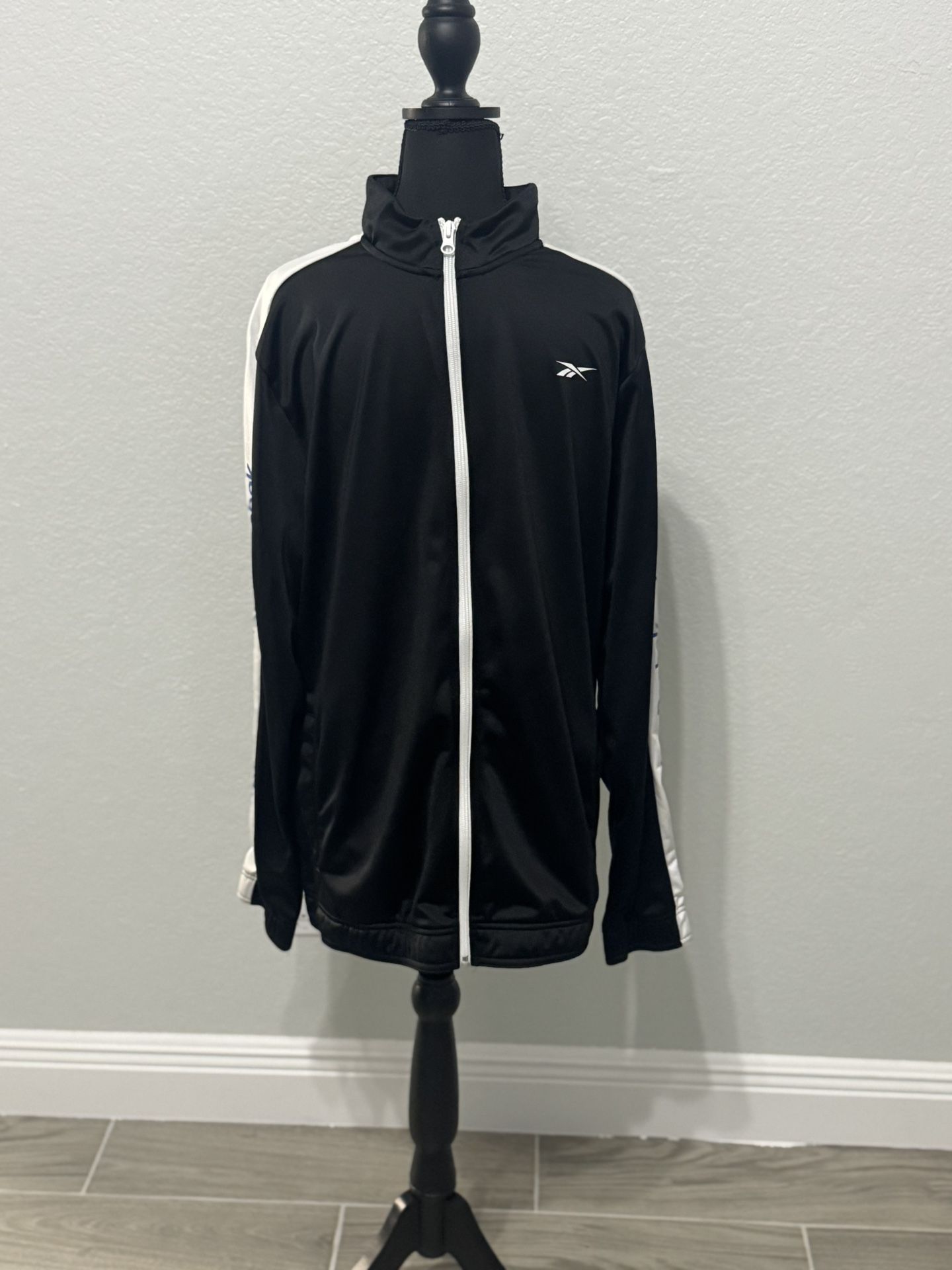 Men’s Large Reebok Sweater