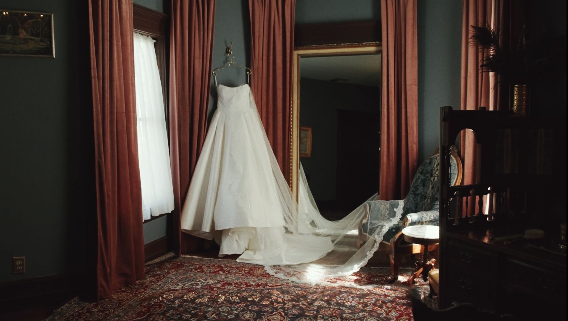 Beautiful Wedding Dress And Cathedral Length Veil