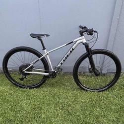 29 ER  TREK PROCALIBER 8 
