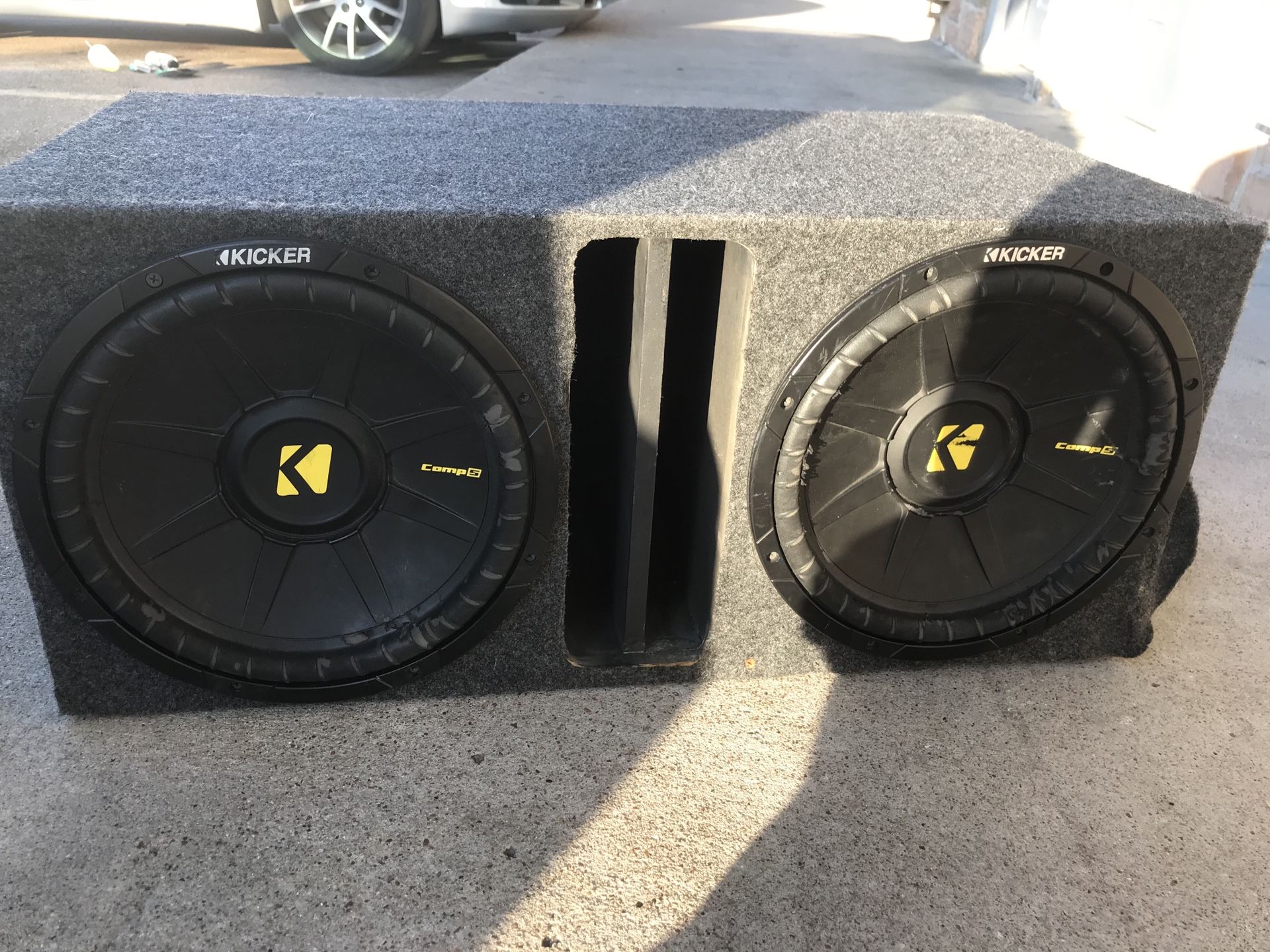 2 12s Kicker Comp Speakers & 1500watt Planet Audio Amplifier