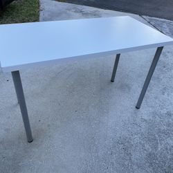 Desk Table 47”W X 23”1/2D X 29”H In Good Condition $50 Firm In Price