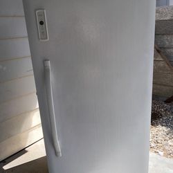 Kenmore Freezer (FREE DELIVERY AND INSTALLATION)