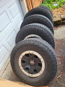 Cool set of 5 Bronco Wheels and Tires