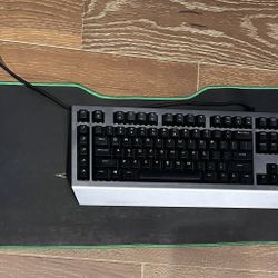 Alienware Gaming Keyboard Plus Mouse Pad 