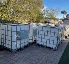 250 Gallon Water Tanks Like New Tanques De Agua Como Nuevos