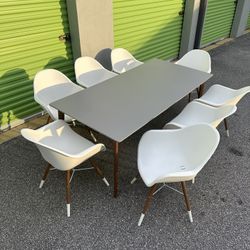 Dining set (FREE DELIVERY)